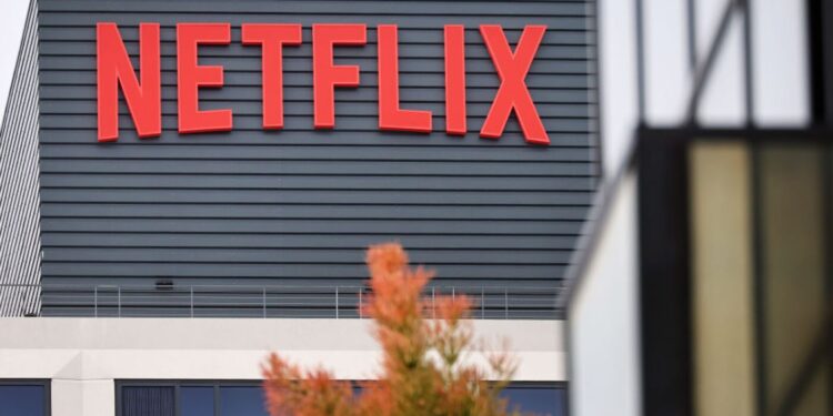 Netflix aumenta los precios de suscripción después del aumento de nuevos usuarios: NPR