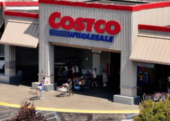 Los accionistas de Costco rechazan abrumadoramente la propuesta anti-DEI: NPR
