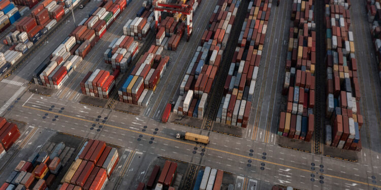 Cómo costos para las ventas en línea después del movimiento comercial de Trump