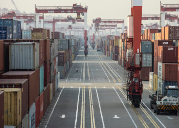 El déficit comercial de los Estados Unidos alcanzó el récord en 2024 a medida que aumentaron las importaciones