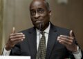 El vicepresidente de la Fed, Jefferson, aboga por permanecer cauteloso sobre las tarifas a medida que se desarrolla el drama político