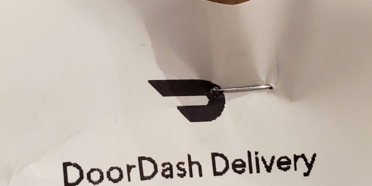 Acciones que realizan los movimientos más grandes después de las horas: Dash, Lyft, Upst, SMCI