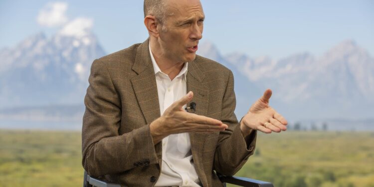 Los funcionarios de la Fed están planteando preocupaciones sobre los aranceles y la inflación de Trump