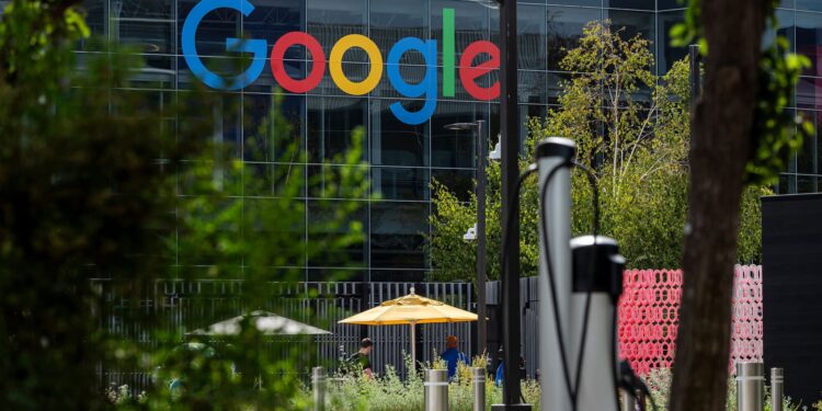 Alphabet informó una falla de ingresos que envió la caída de las acciones. Lo que dicen los analistas