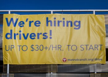 Las nóminas privadas se expandieron en 183,000 en enero, superando las expectativas, dice ADP