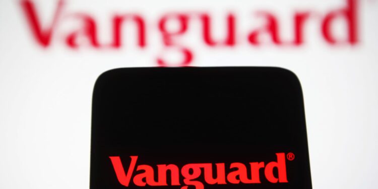 Vanguard reduce las tarifas para casi 100 fondos, incluidos los ETF con miles de millones en activos