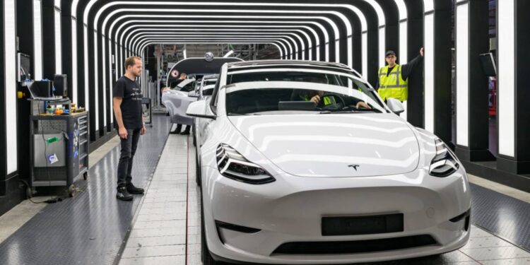 Los inversores deben evitar Tesla y Moderna, dice un asesor financiero