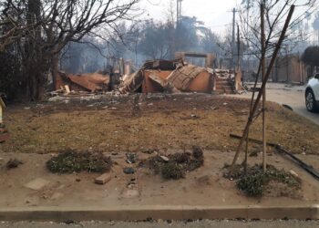Este jugador de 79 años perdió a casa con incendios forestales de California, espera reconstruir