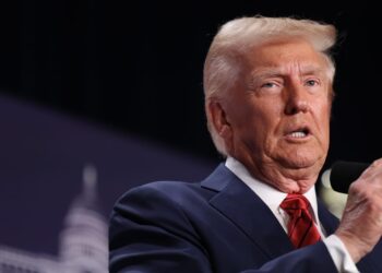 Cómo las tarifas sobre Canadá, China y México pueden afectar a los consumidores estadounidenses