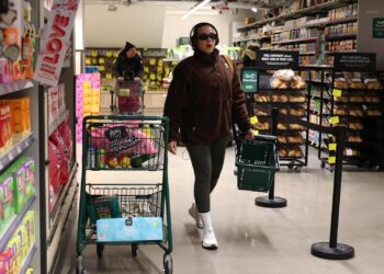 La inflación del consumidor teme el aumento en febrero a medida que las tarifas se preocupan por el sentimiento