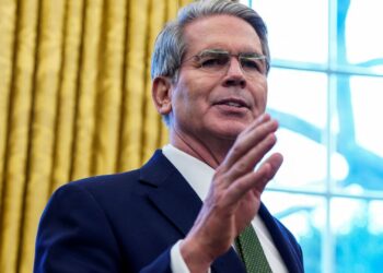 Bessent dice que Trump se centra en el rendimiento de 10 años, no empujará a la Fed para reducir las tasas