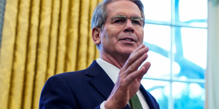 Bessent dice que Trump se centra en el rendimiento de 10 años, no empujará a la Fed para reducir las tasas