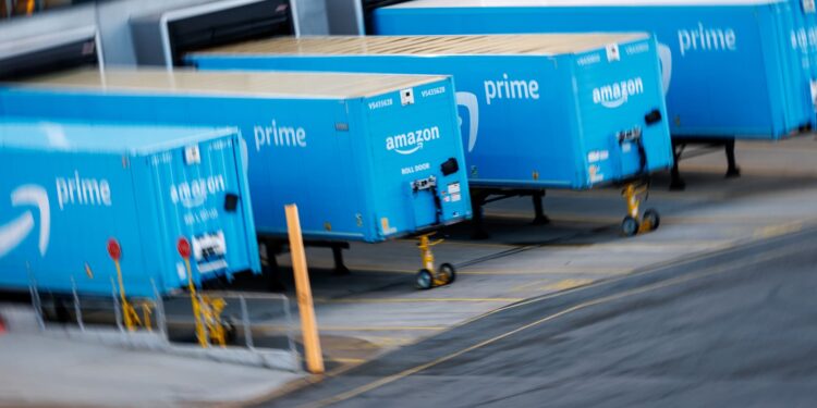 Los analistas de Wall Street dicen que comprar la salsa en Amazon, ver al revés debido a la IA