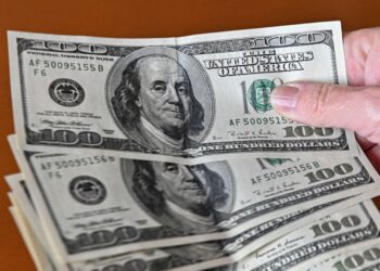 La generación de sándwich cuidando a los padres mayores