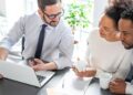 ¿Su inversión de jubilación 403 (b) y Roth IRA apoya a los prestamistas depredadores?