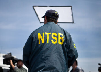 El avión en el accidente de DC intentó detenerse justo antes del impacto, dicen los investigadores