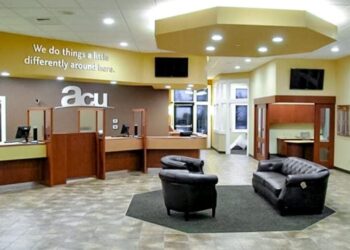 Cresa representa las cooperativas de crédito de Estados Unidos en la venta de edificios de 30k-sf Arlington