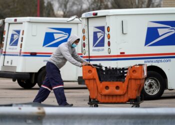 Trump retrasó los aranceles en los paquetes de bajo costo de China