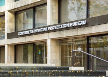 Vought cierra la mayoría de las funciones de CFPB, reduce los fondos