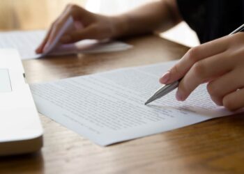 ¿HOA sobrepasado? 12 reglas de HOA inaplicables para saber