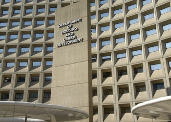 Los empleados de HUD enfrentan reducciones de personal del 50%