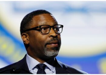 El jefe de NAACP golpea a Trump por vincular a Dei con un accidente aéreo: ‘Estrategia siniestra’