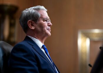 Los demócratas exigen una reunión de Bessent sobre Dege ‘Chaos’ en el Tesoro