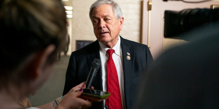 La resolución del presupuesto del Partido Republicano de la Cámara de Representantes se cuelga en el equilibrio ya que los intransigentes mantienen el apoyo