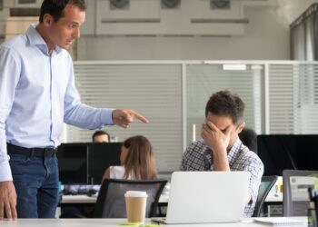 20 signos de mala gestión y cultura laboral tóxica