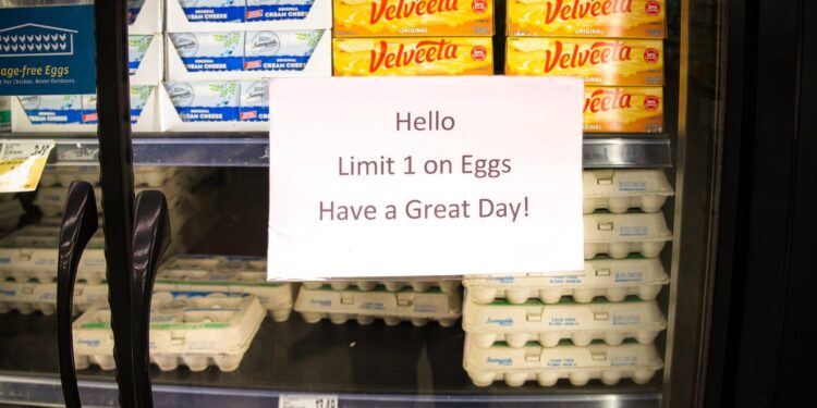 9 tiendas de comestibles que ahora están racionando huevos