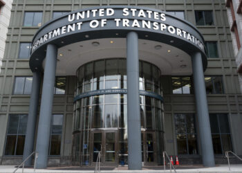 Los despidos golpean el regulador para la seguridad automática y de la tubería