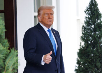 Trump pide costos de endeudamiento más bajos, insinuando el choque con Fed