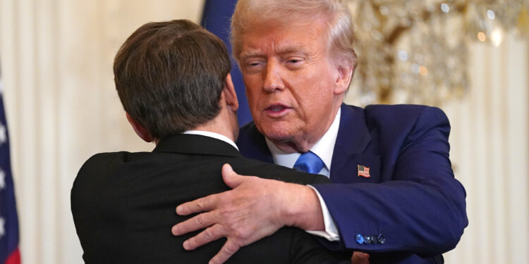 Trump indica que los aranceles de Canadá, México entrarán en vigencia la próxima semana.