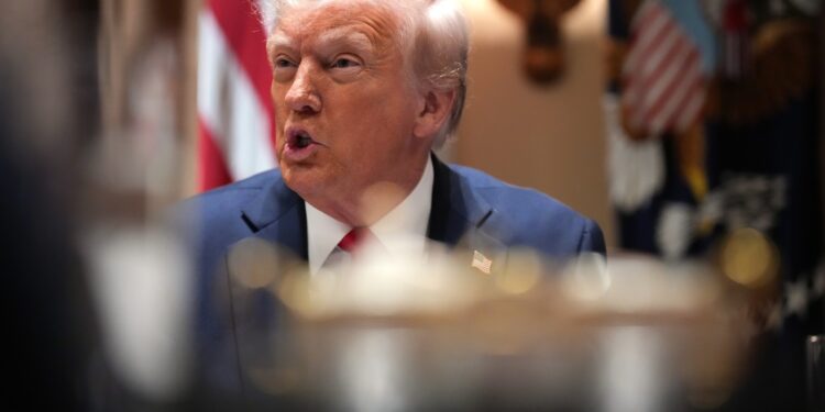 Trump siembra una mayor confusión sobre los aranceles sobre Canadá y México: NPR