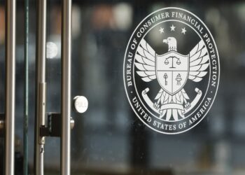 La administración Trump ha dejado de trabajar en el CFPB. Esto es lo que hace la agencia: NPR
