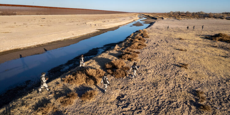 Los aranceles de Trump sobre Canadá, México y China encajan en vigencia