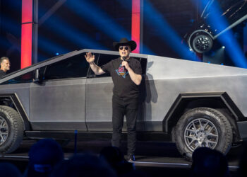 Los aranceles de Trump podrían ayudar a Tesla, dañando a sus rivales más