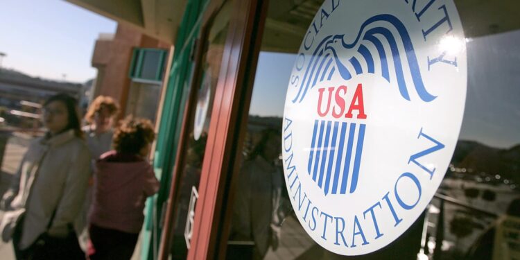 El Seguro Social planea reducir a unos 7,000 trabajadores. Que puede afectar los beneficios