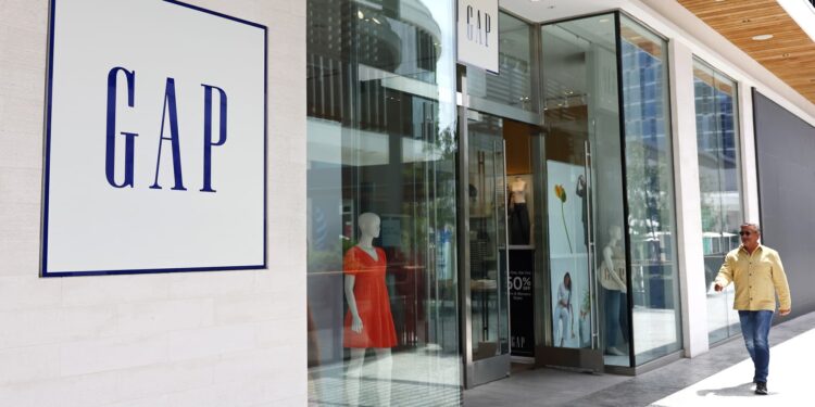 Acciones que realizan los movimientos más grandes Premarket: WBA, Avgo, Gap, HPE