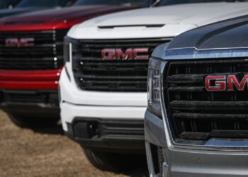 Acciones que realizan los movimientos más grandes Premarket: GM, GME, NVDA, JEF