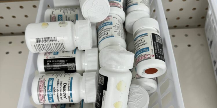 GIS, GILD, TSLA y más