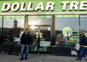 Acciones que realizan los movimientos más grandes del mediodía: GME, DLTR, CTAS