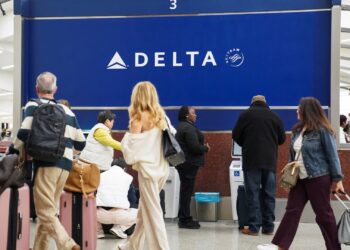 ORCL, DAL, TER, RDDT y más