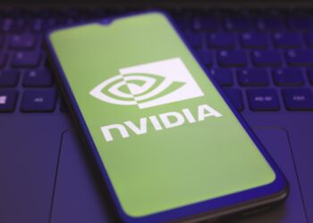 Acciones que realizan los movimientos más grandes Premarket: NVDA, Snow, CRM, eBay