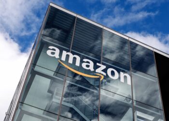 Acciones que realizan los movimientos más grandes del mediodía: MRVL, AMZN, ZS, TDOC