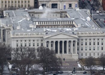 El déficit presupuestario de los Estados Unidos aumentó en febrero, pasando $ 1 billón por récord de año