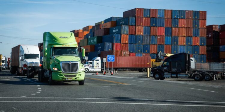 Los aranceles de Canadá, México crean ‘efectos de dominio’ en los precios del consumidor