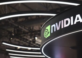 Uso de la volatilidad del mercado para intercambiar acciones de IA populares como Nvidia, Palantir