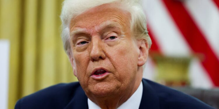 Trump firmará la orden que limita el perdón del préstamo de servicio público