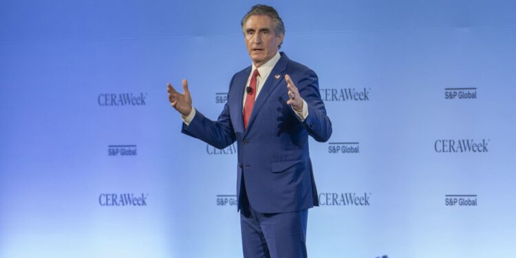 Mensaje de la administración Trump a la industria del petróleo y el gas: ‘usted es el cliente’